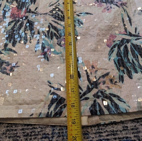 H&M❤ Multicolor Floral sequin Mid skirt size 4 - Picture 6 of 7